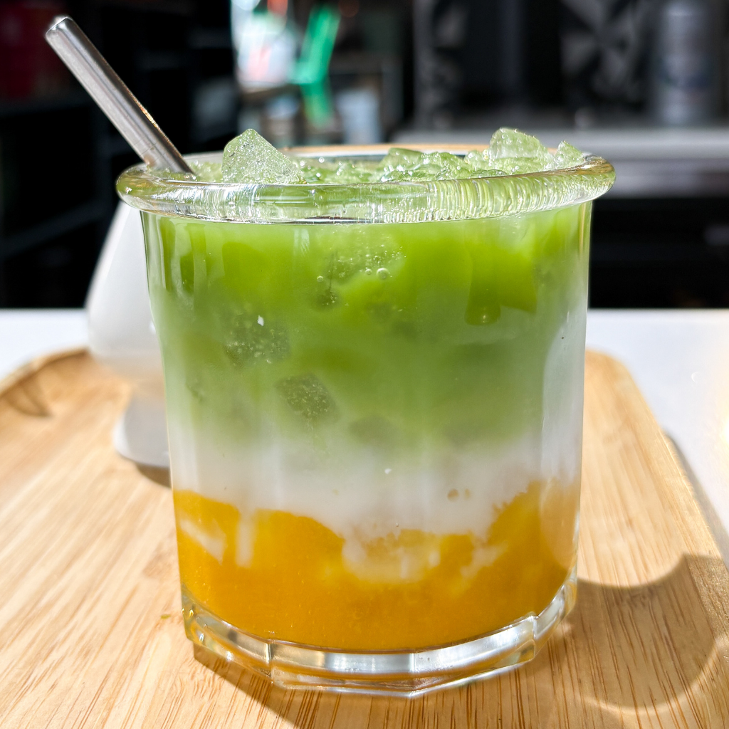 Iced Mango Matcha (met snelle mango-hack)