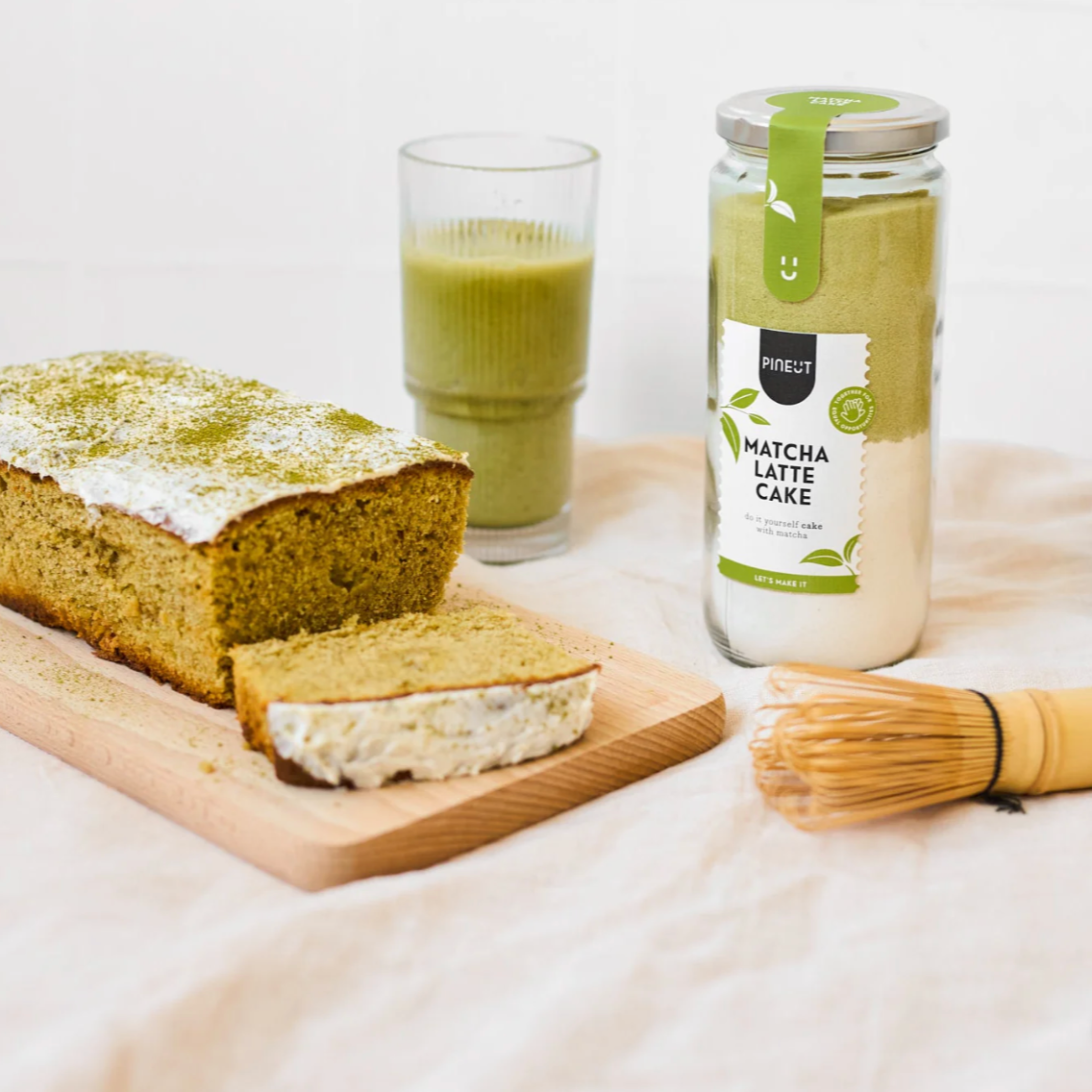 PINEUT WITTE CHOCOLADE MATCHA CAKE